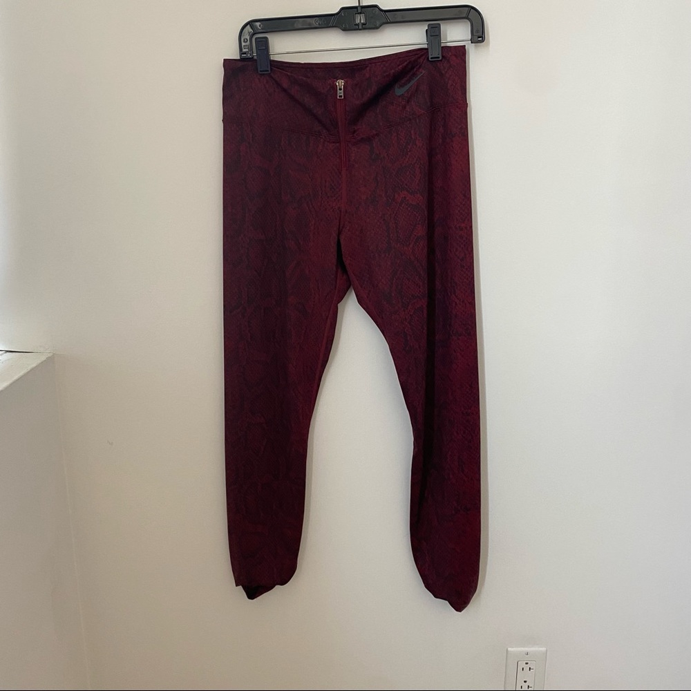 Nike leggings in snakeskin print